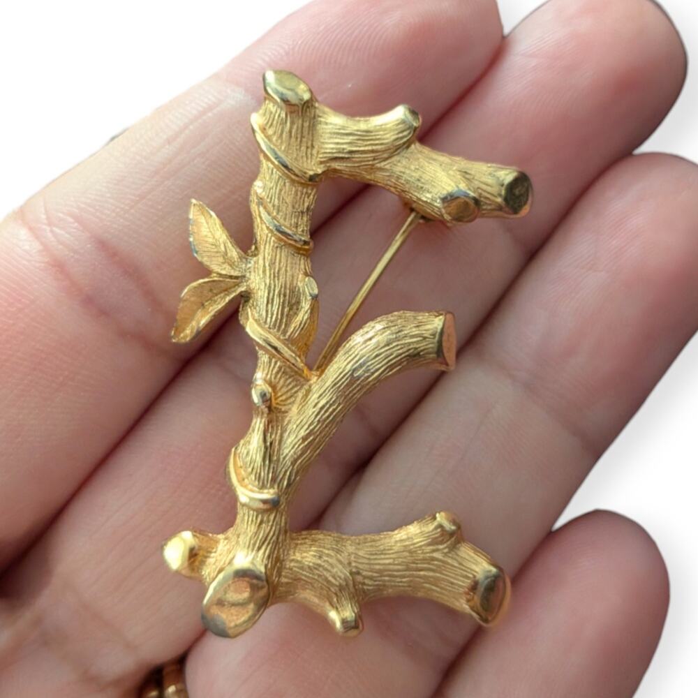 Sarah Coventry whimsical gold "E" brooch tree branch